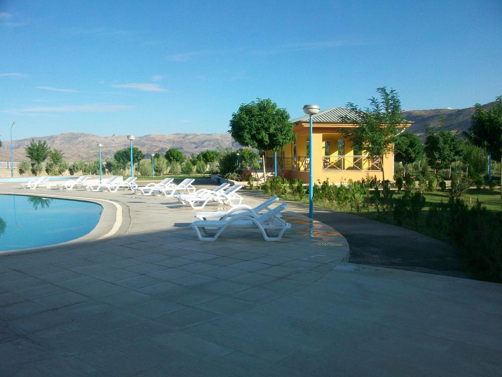 Bato Thermal Hotel Batman Exterior foto